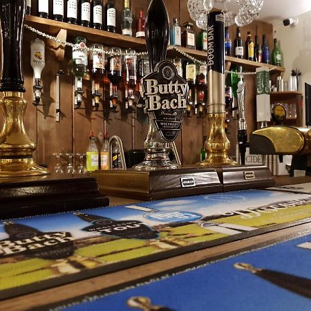 The Cock Hotel Bronllys Zewnętrze zdjęcie