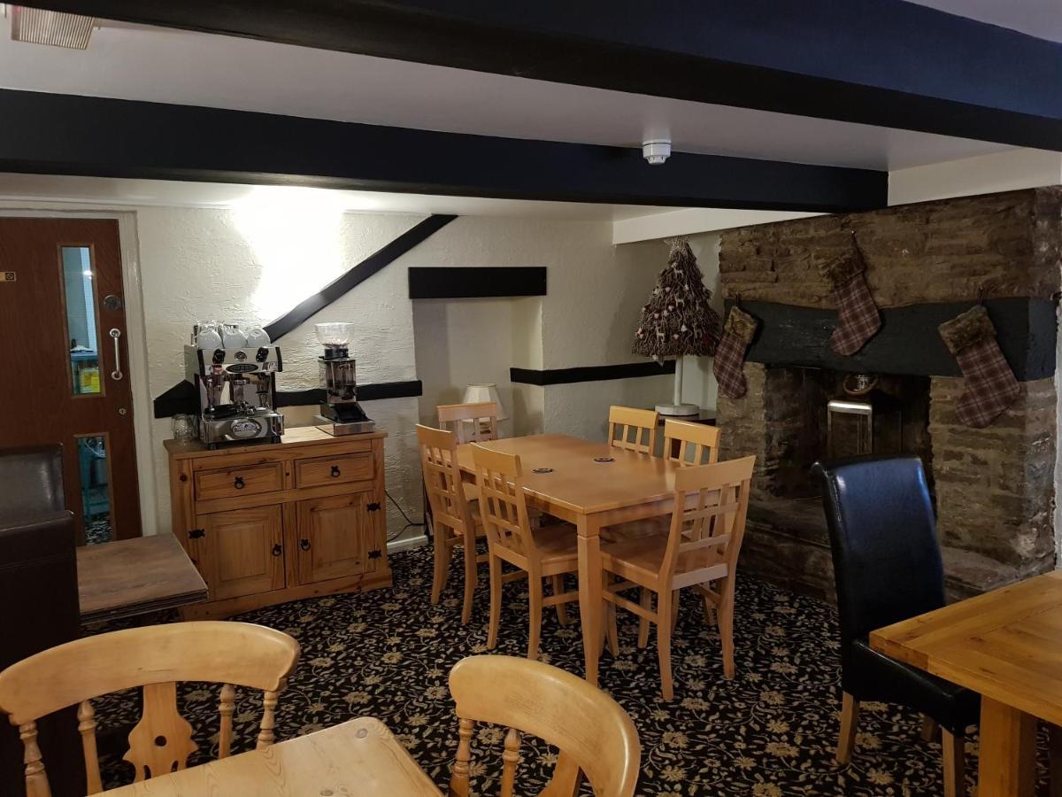 The Cock Hotel Bronllys Zewnętrze zdjęcie